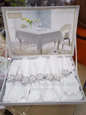 Table Cloth With Decorative Napkins