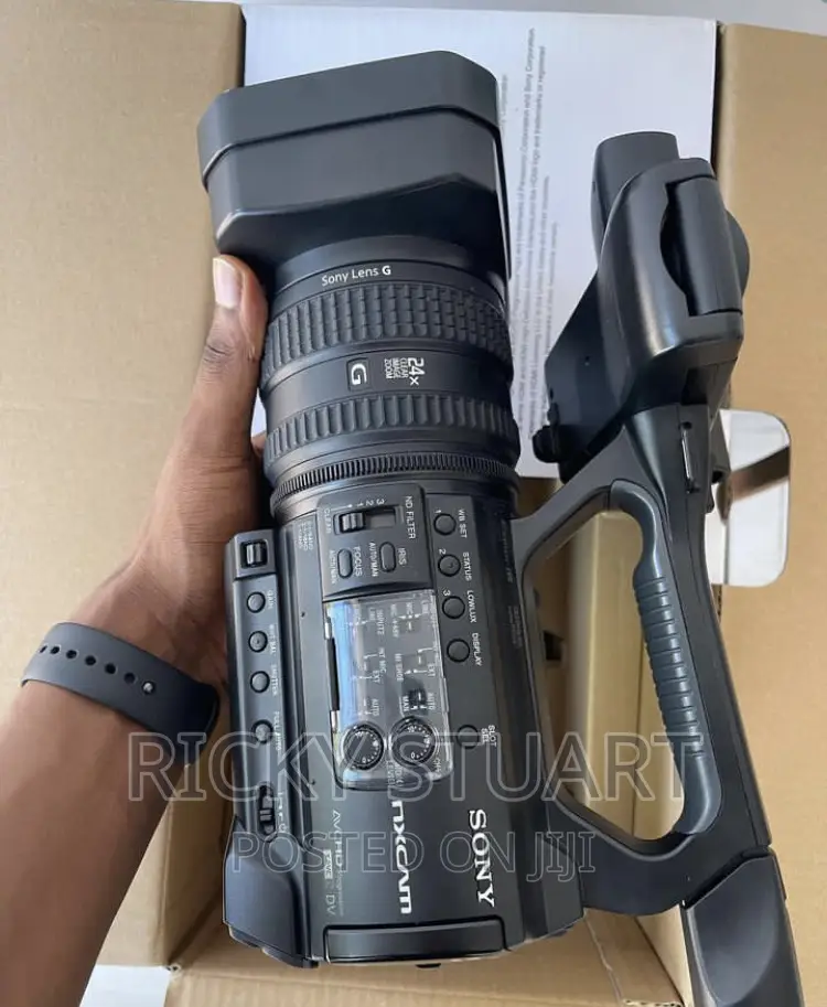 Sony HXR-NX100 Full HD NXCAM Camcorder