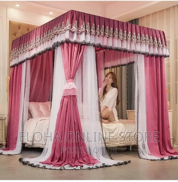 Very Strong 4 Stands With Curtains