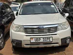 Photo - Subaru Forester 2010 Silver