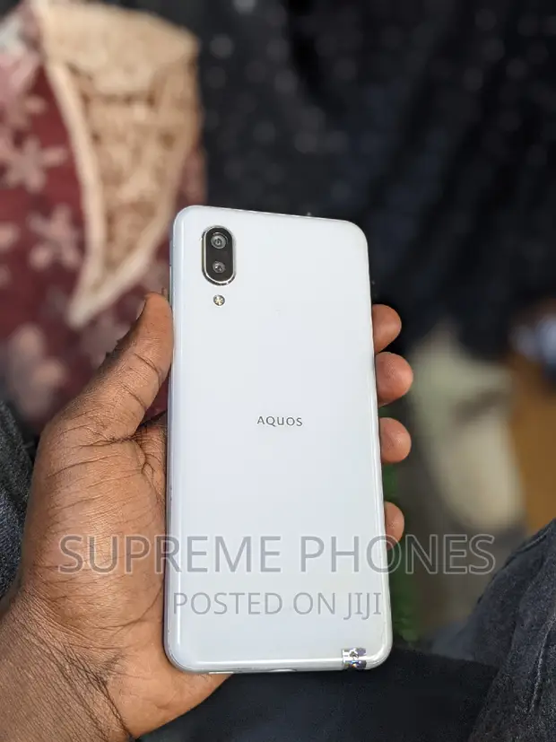 Sharp Aquos Sense 3 Plus SHV46 128 GB Silver in Central