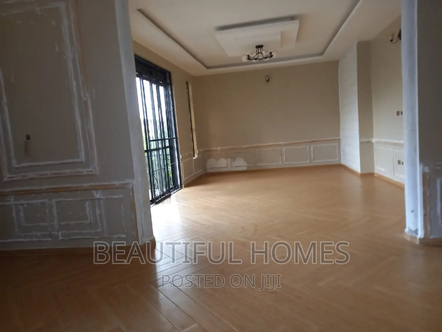 Furnished 6bdrm Duplex in Kisaasi Corporate, Nakawa for sale