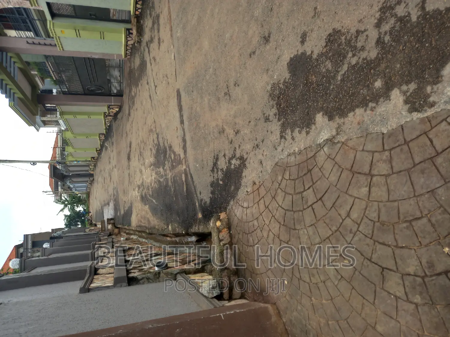 Furnished 6bdrm House in Kisaasi Tarmacked, Nakawa for sale