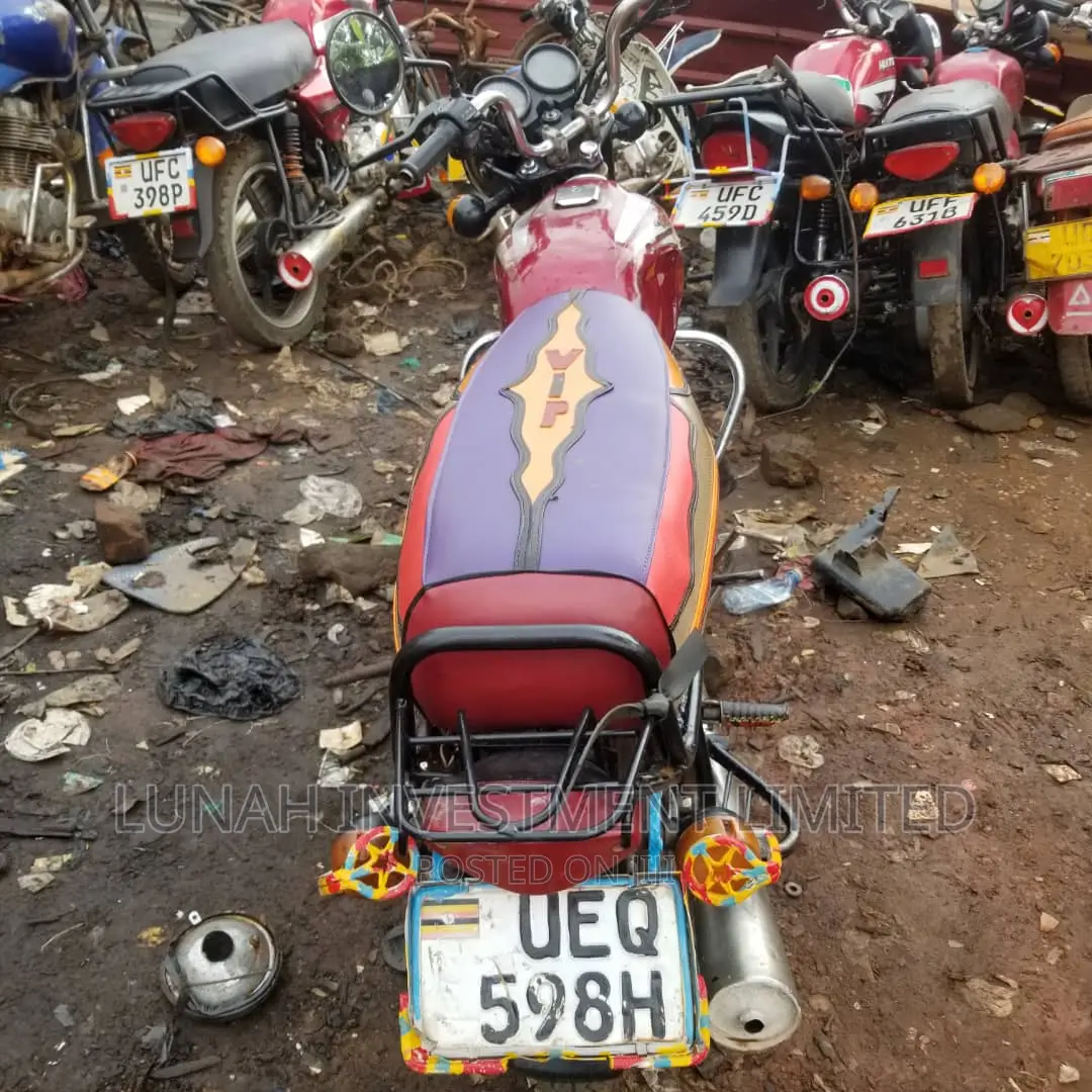 Bajaj Boxer 2021 Red
