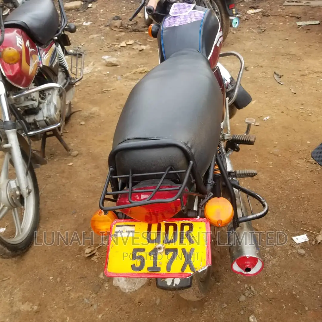 Bajaj Boxer 2021 Red
