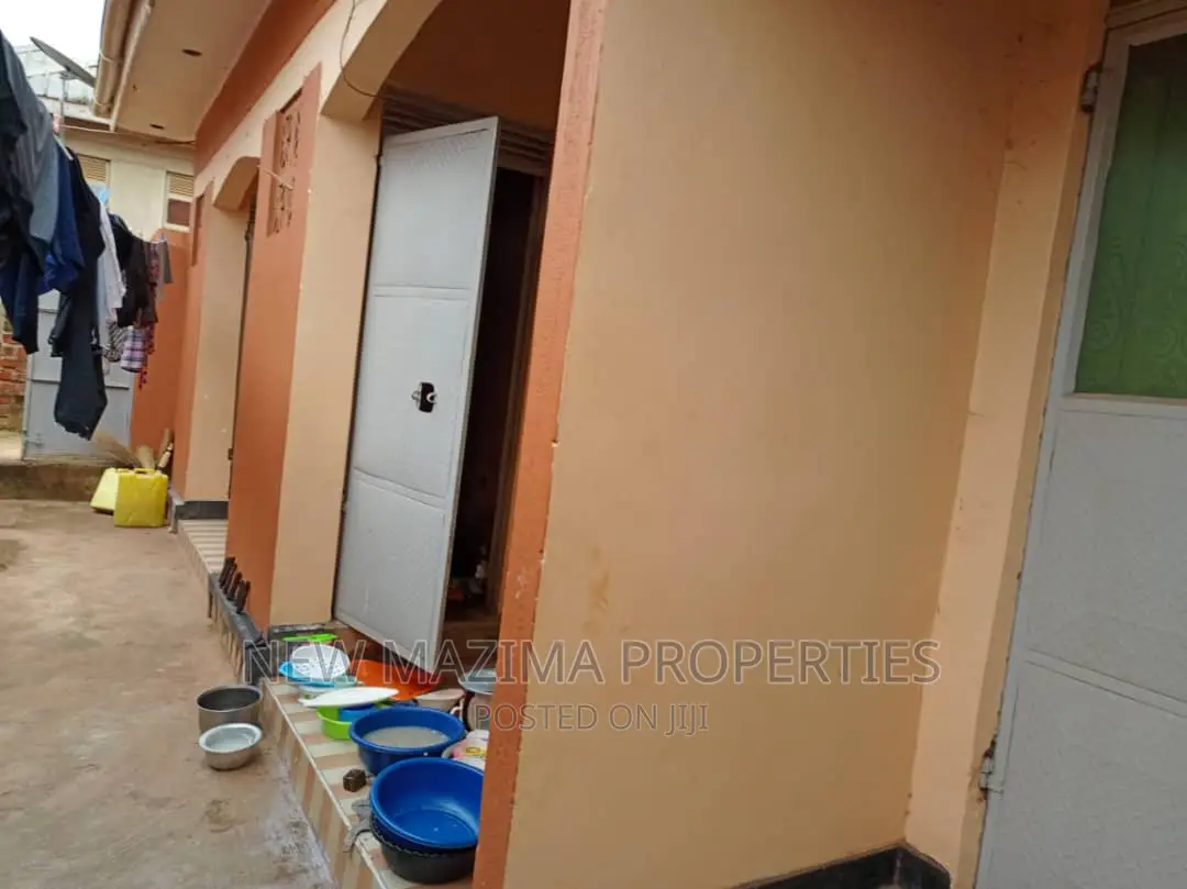 3bdrm House in Bulenga Town, Central Division for sale