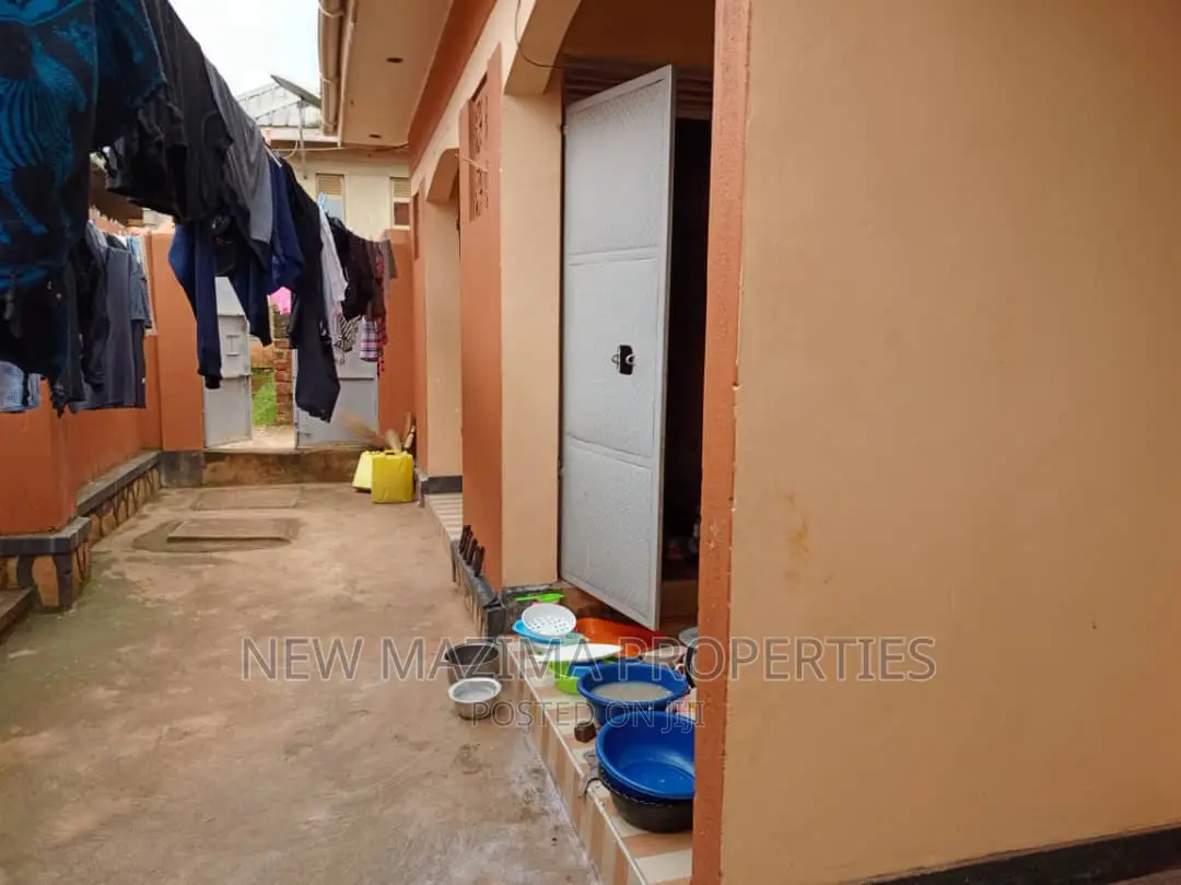 3bdrm House in Bulenga Town, Central Division for sale