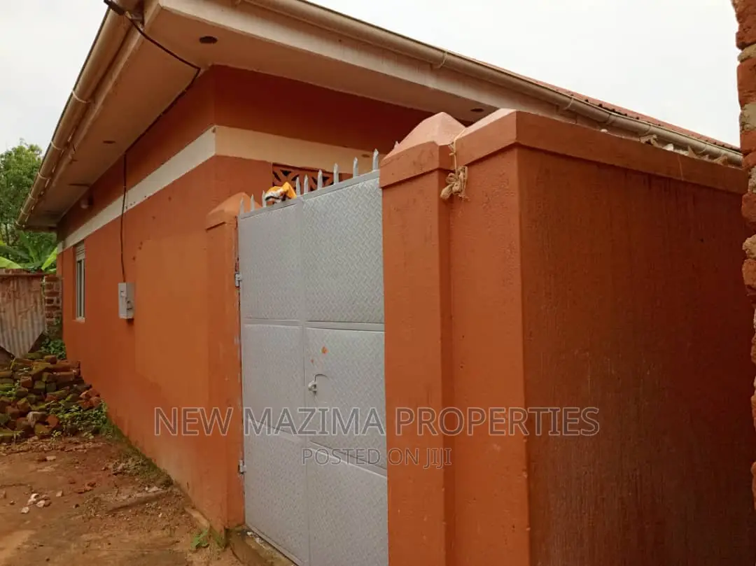 3bdrm House in Bulenga Town, Central Division for sale