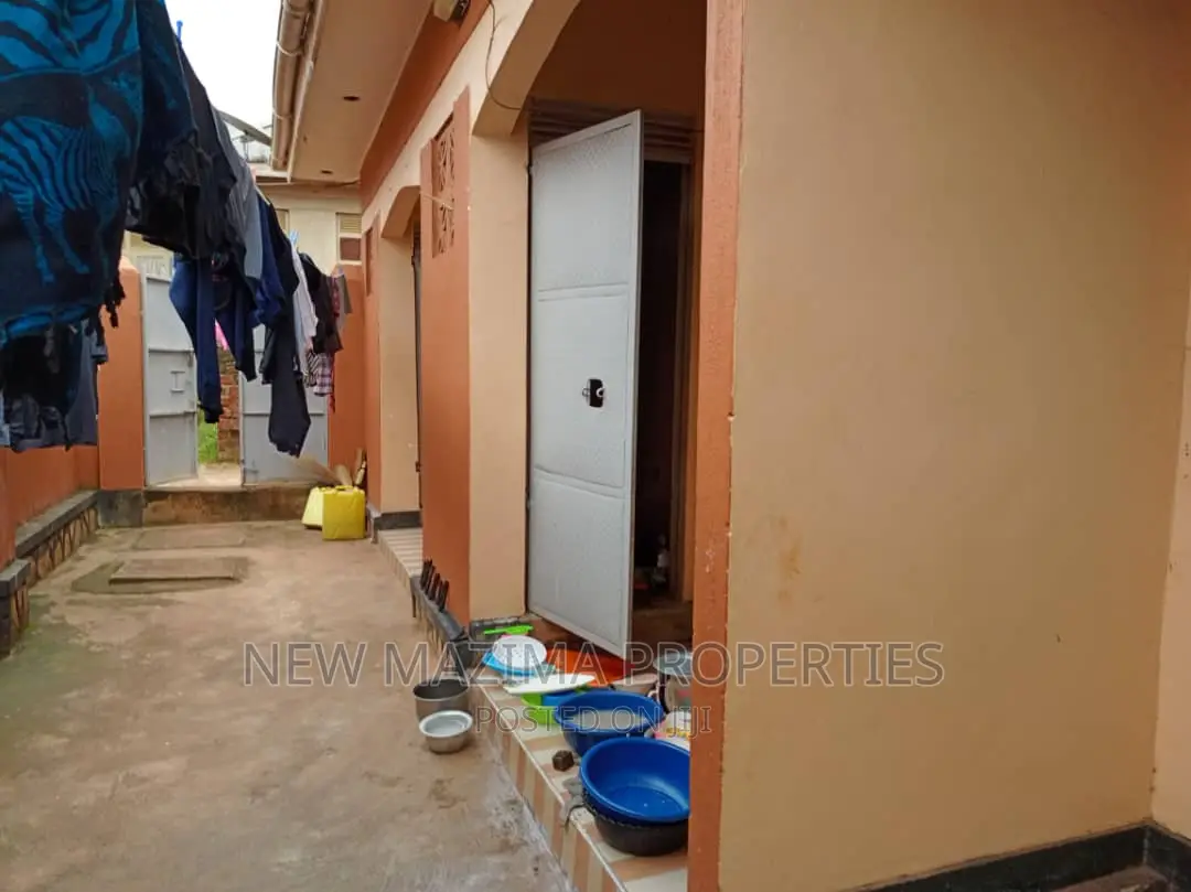 3bdrm House in Bulenga Town, Central Division for sale