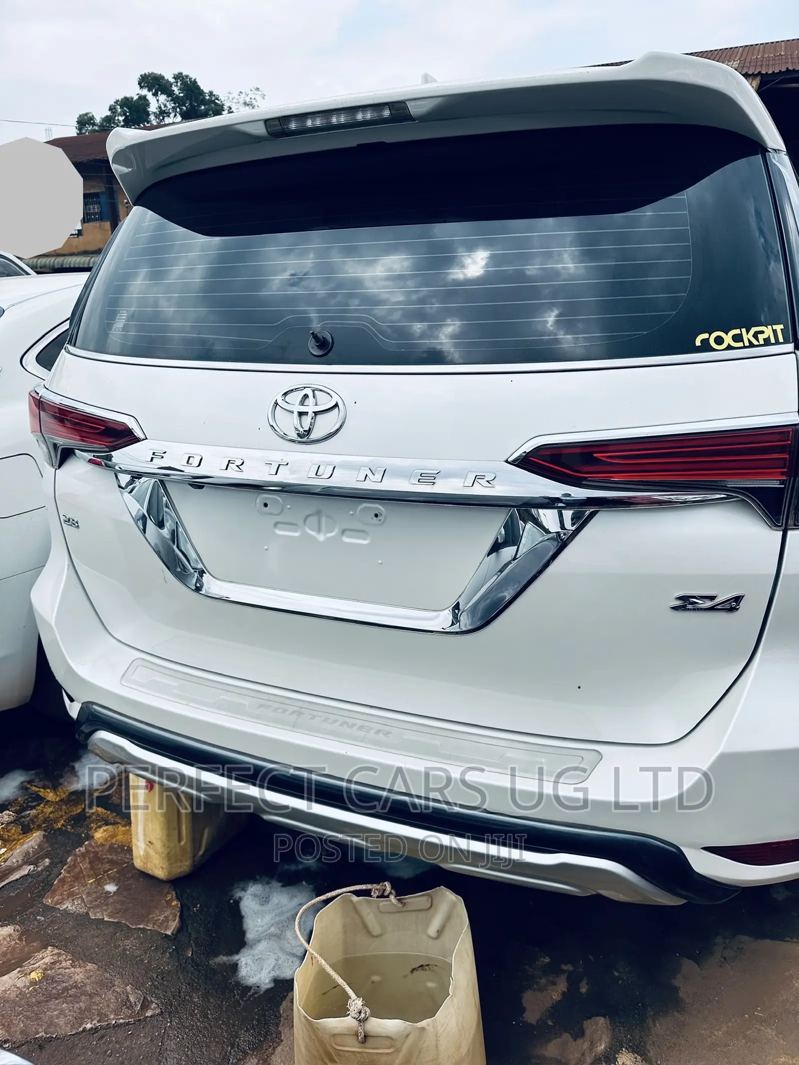 Toyota Fortuner 2.7 AWD 2013 Off white
