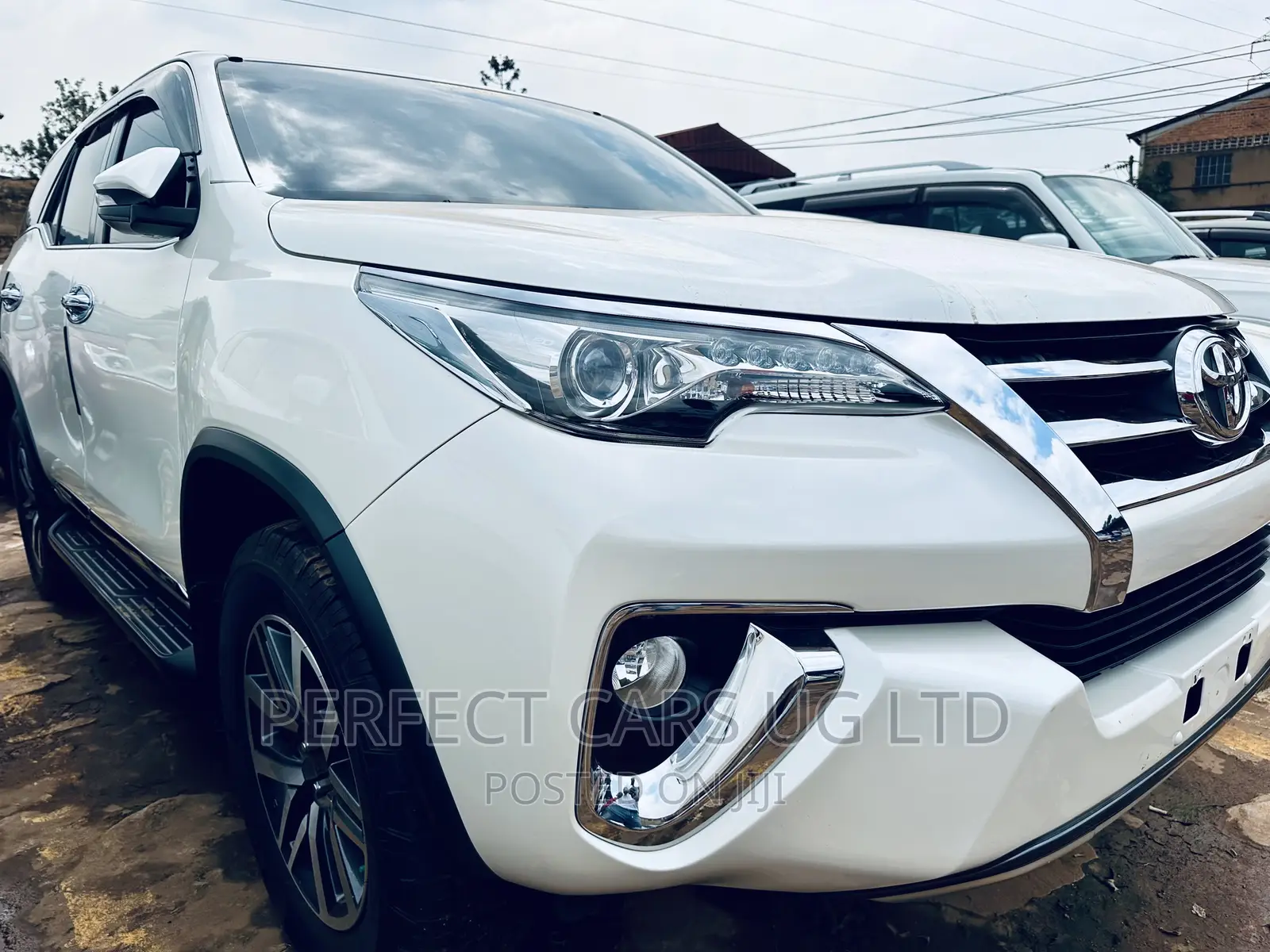 Toyota Fortuner 2.7 AWD 2013 Off white