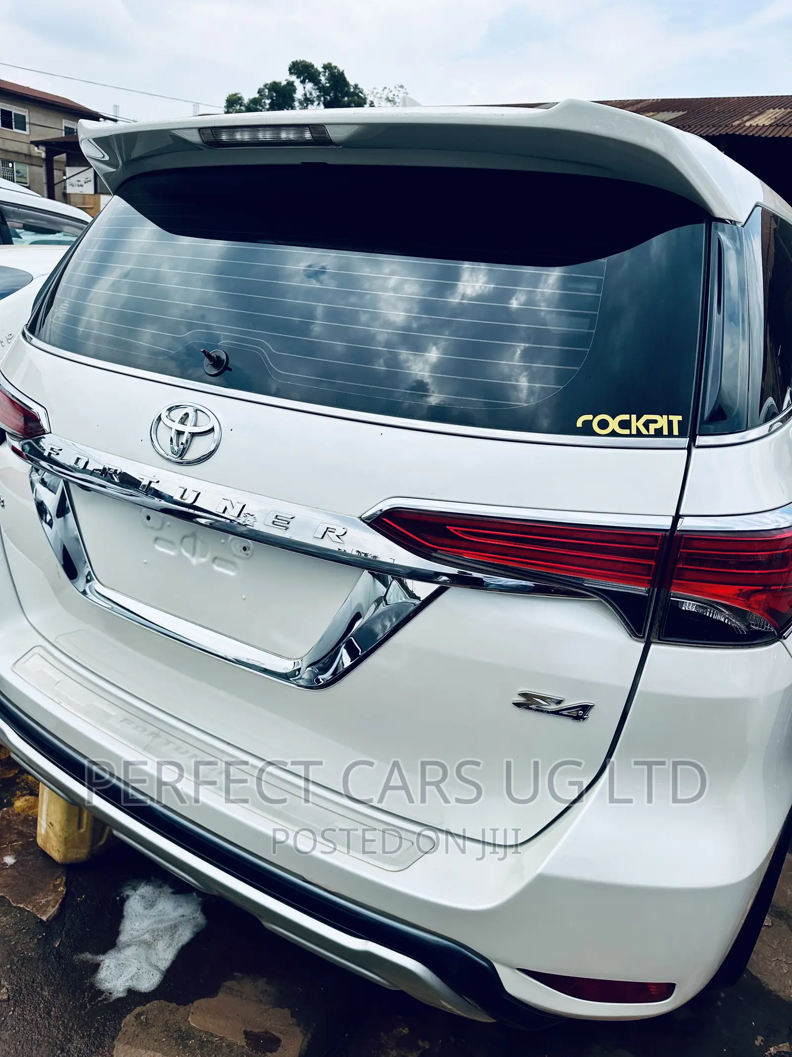 Toyota Fortuner 2.7 AWD 2013 Off white