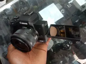 Canon Eos M50.