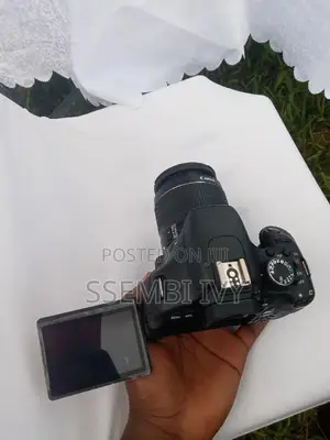 CANON EOS 600D (Photo and Video) Camera.