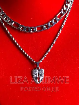 Simple Men’S Necklaces Available at a Good Price