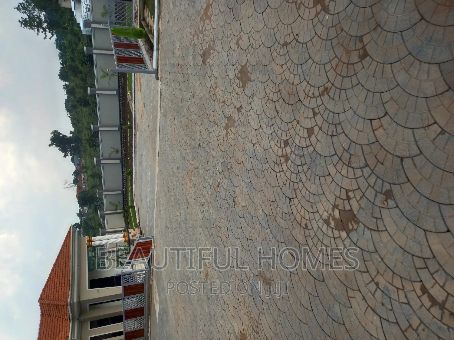 Furnished 6bdrm Mansion in Kira Mamerito Road for sale