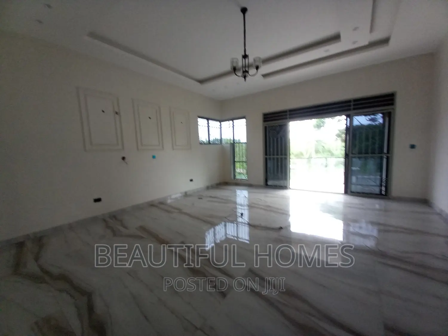 Furnished 6bdrm House in Kira Ministers for sale