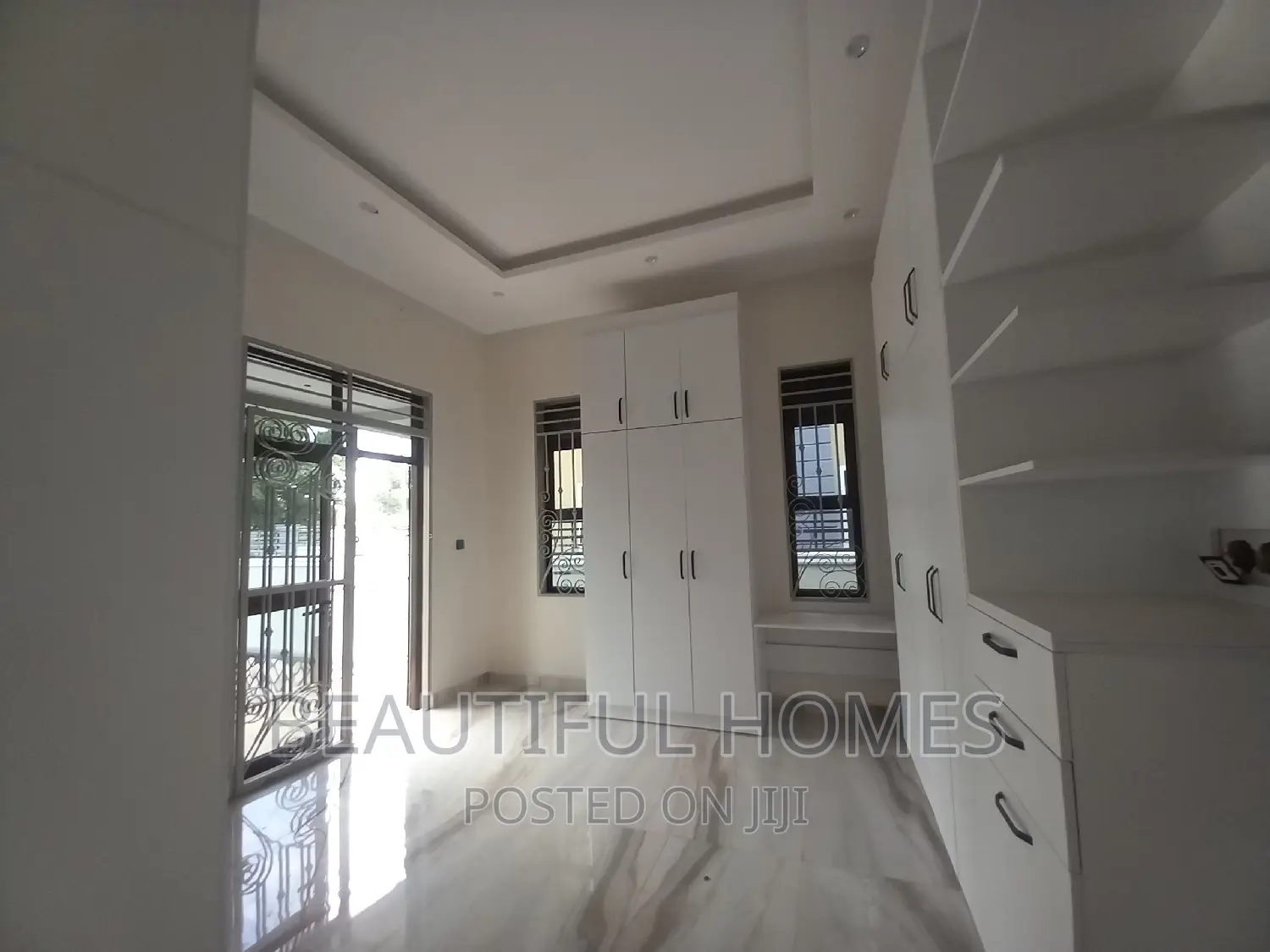 Furnished 6bdrm House in Kira Ministers for sale