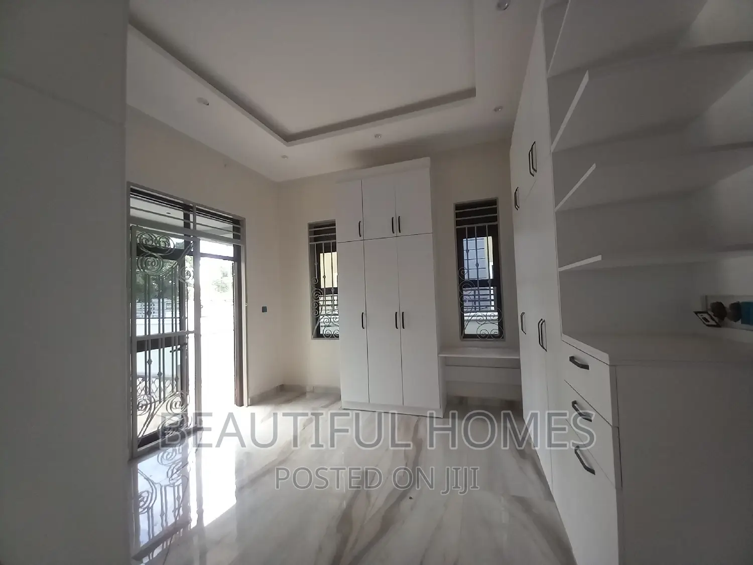 Furnished 6bdrm Mansion in Kira Town, Nakawa for sale