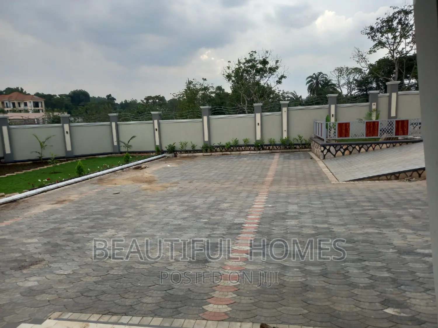 Furnished 6bdrm Mansion in Kira Town, Nakawa for sale