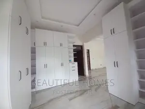 Furnished 6bdrm Mansion in Kira for sale
