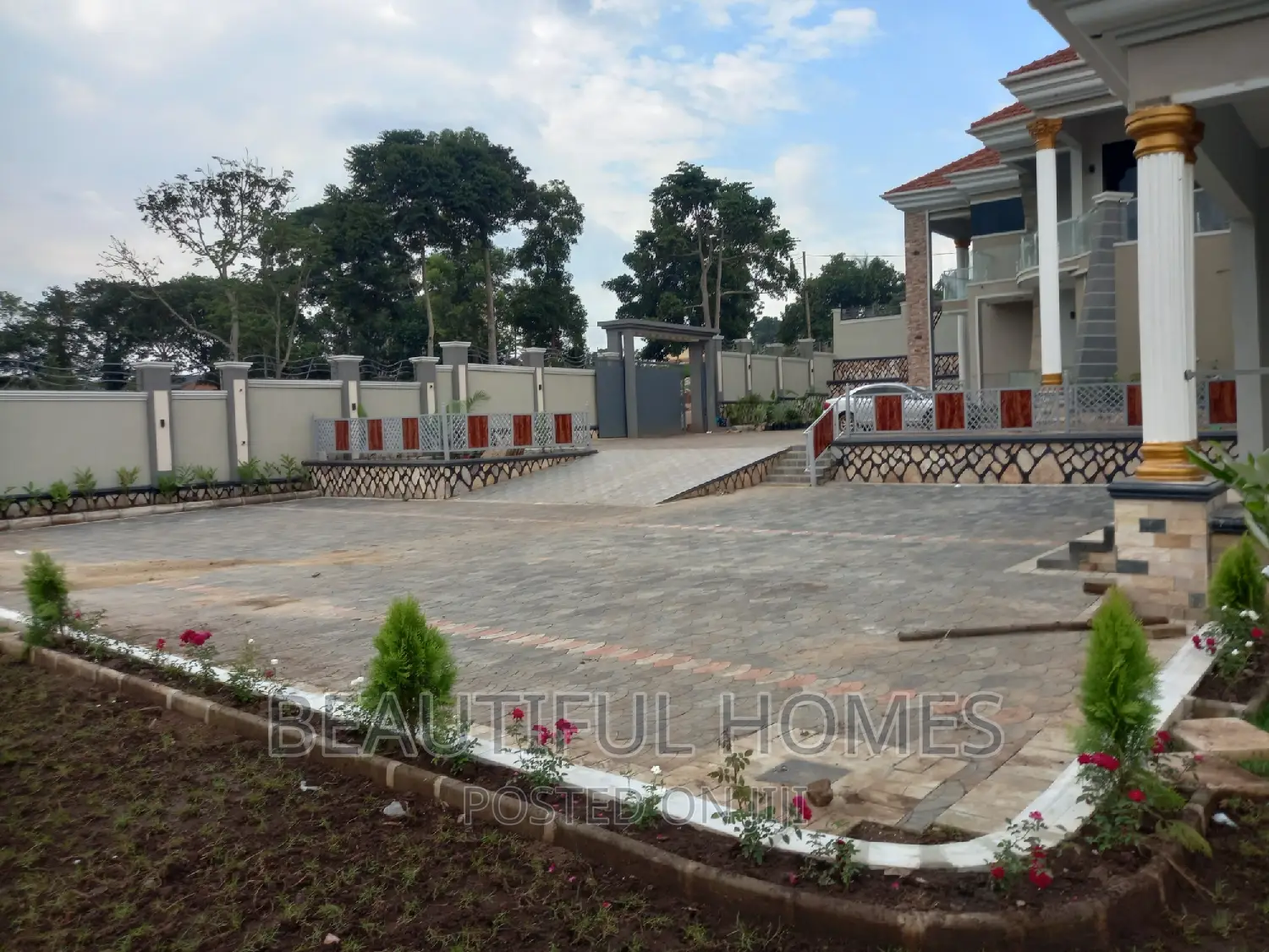 Furnished 6bdrm Mansion in Kira for sale