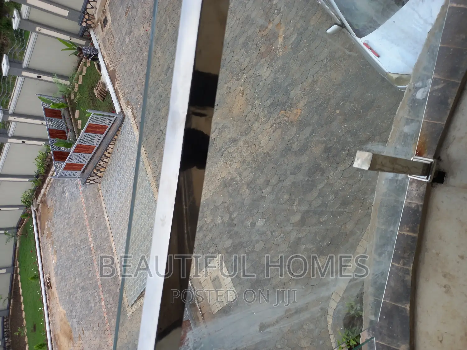 Furnished 6bdrm Mansion in Kira for sale