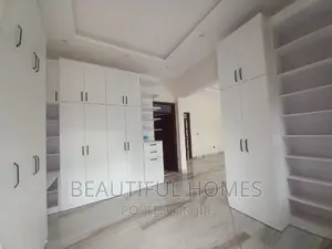 Furnished 6bdrm Mansion in Kira for sale
