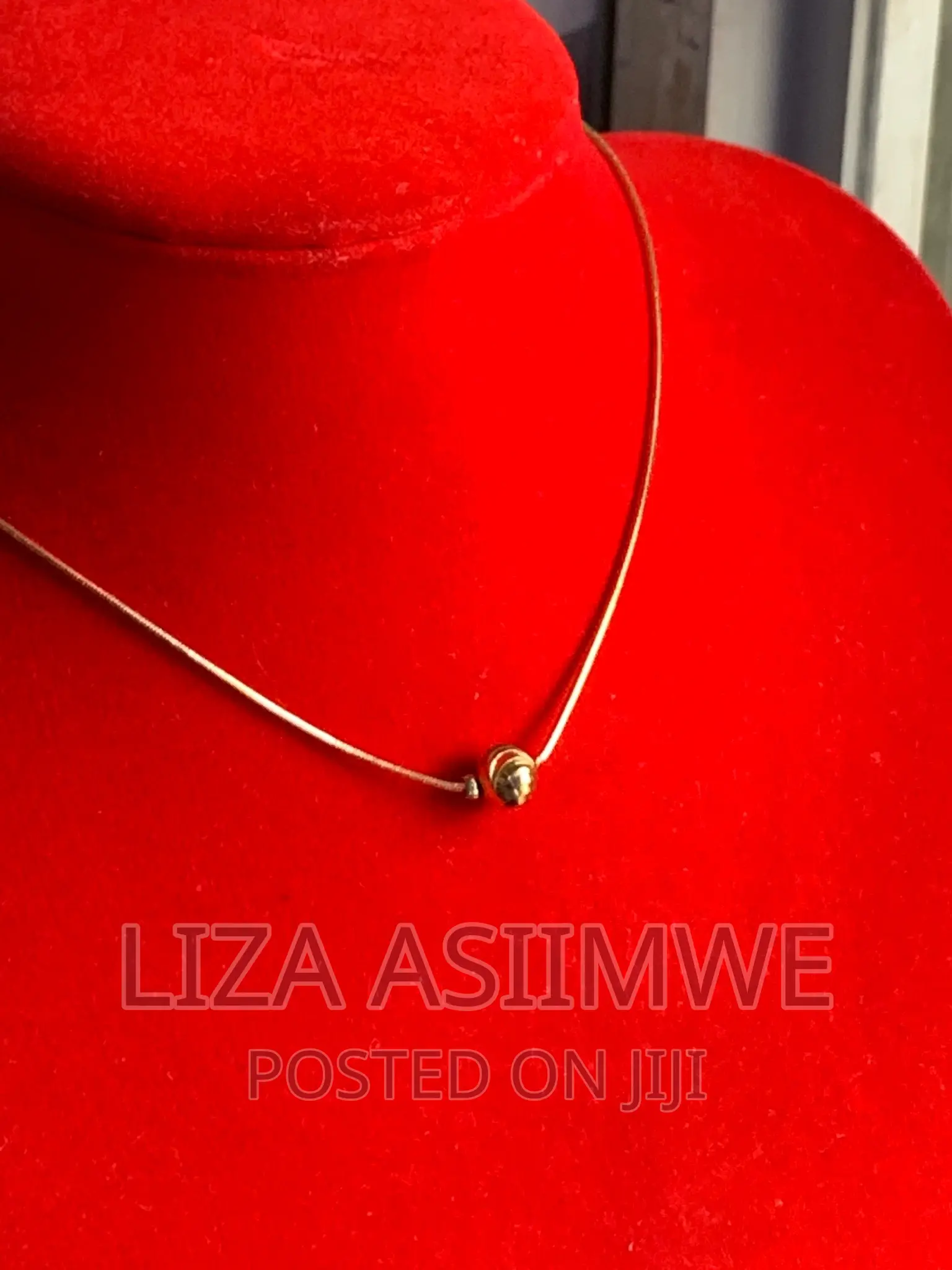 Simple Lady’S Necklaces Available