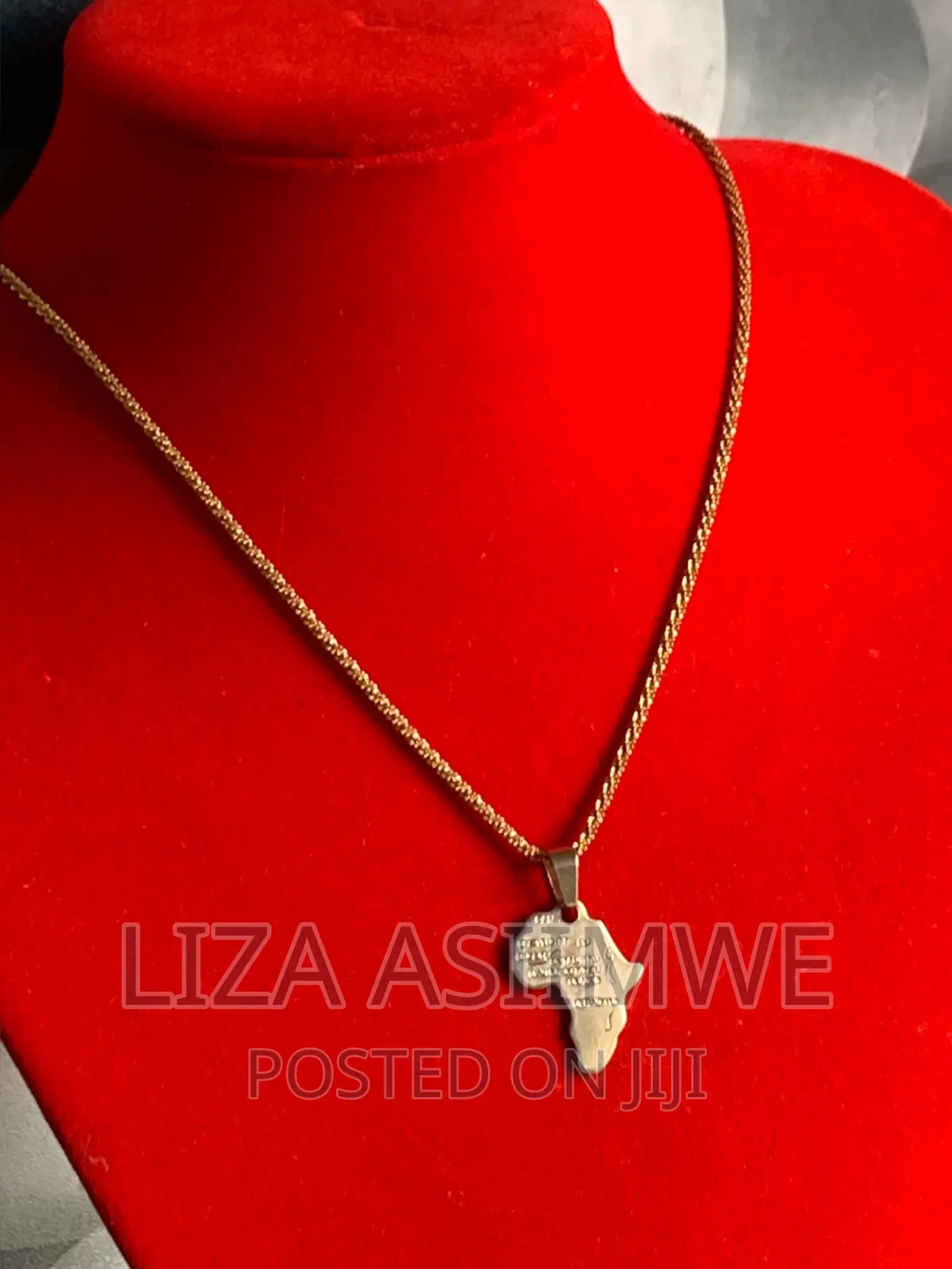 Simple Unisex Necklaces With an African Pendant