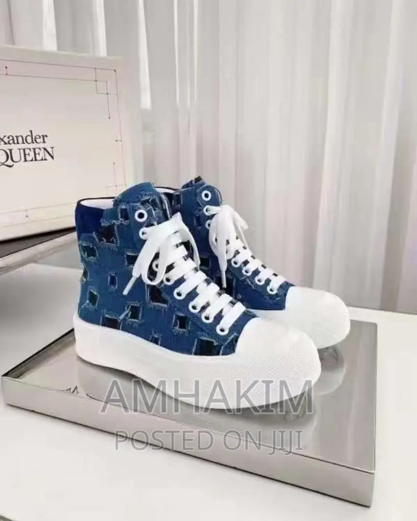 Original Alexander McQueen Longneck in Stock