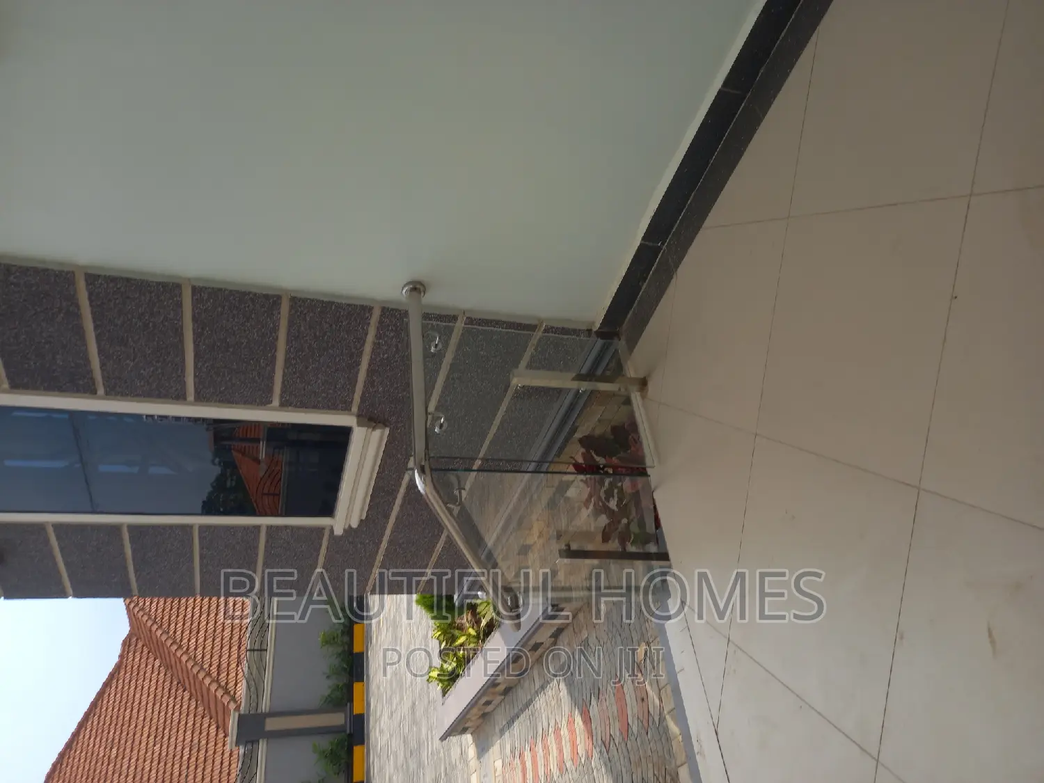Furnished 6bdrm House in Kira Diplomat for sale