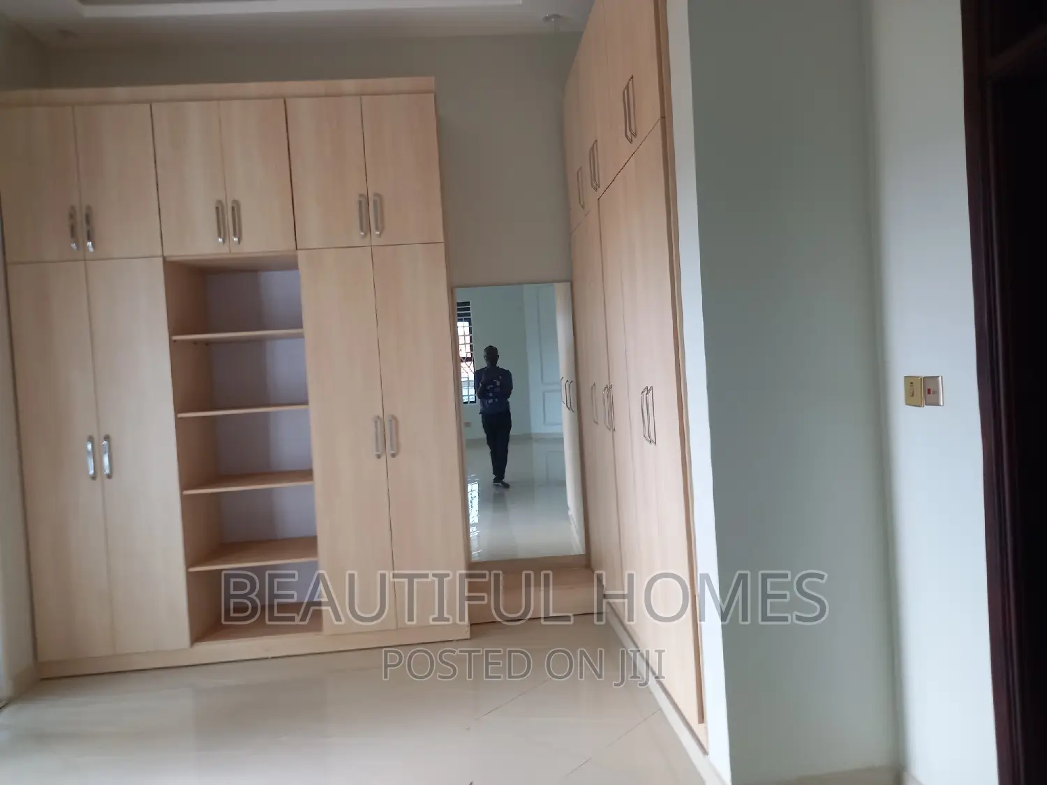 Furnished 6bdrm Duplex in Kira Epic for sale