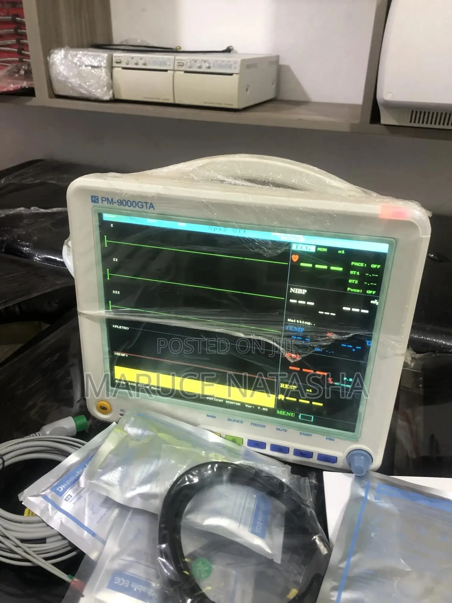 5 Parameters Vital Patient Monitor With an Inbuilt Battery