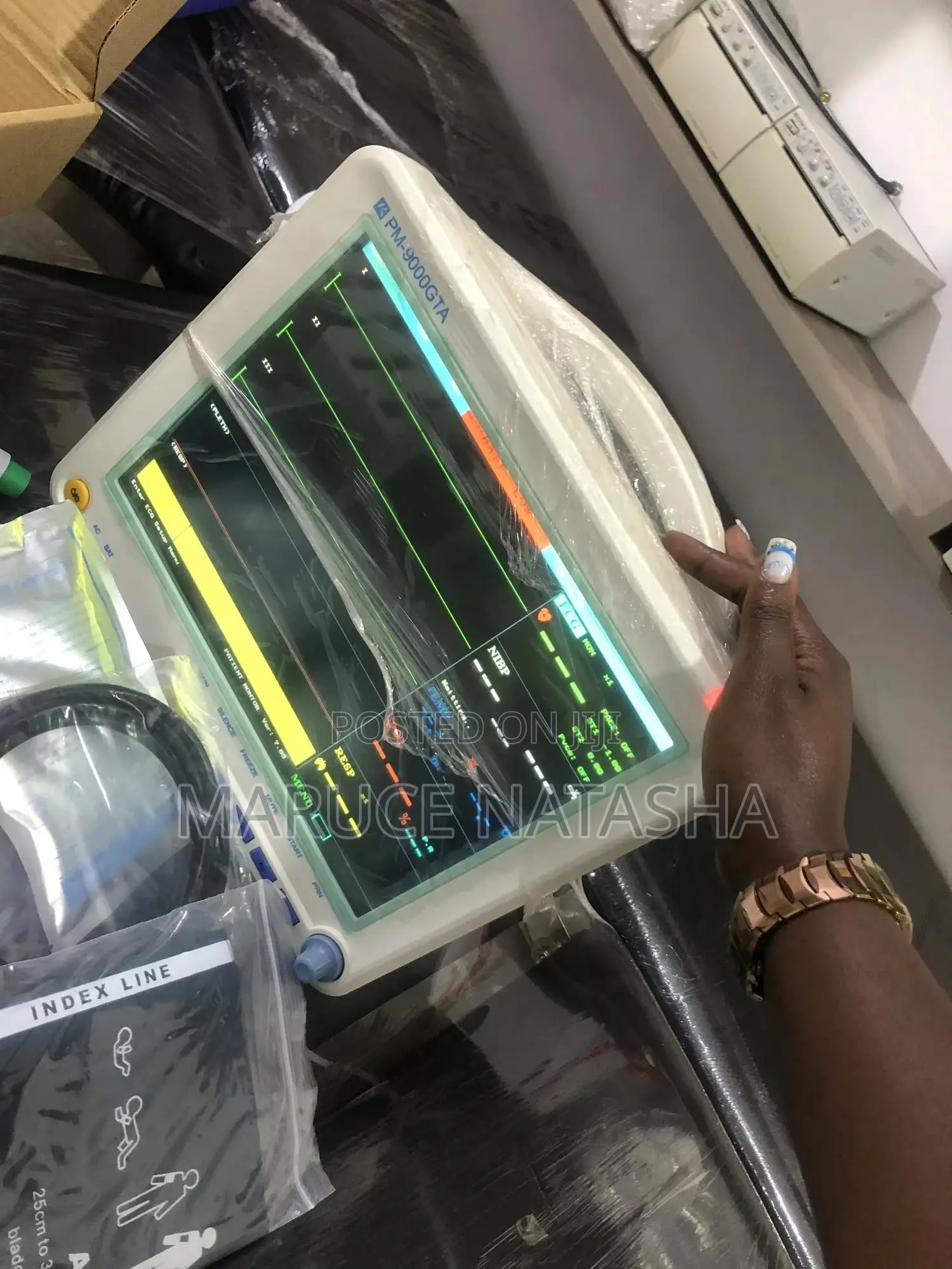 5 Parameters Vital Patient Monitor With an Inbuilt Battery