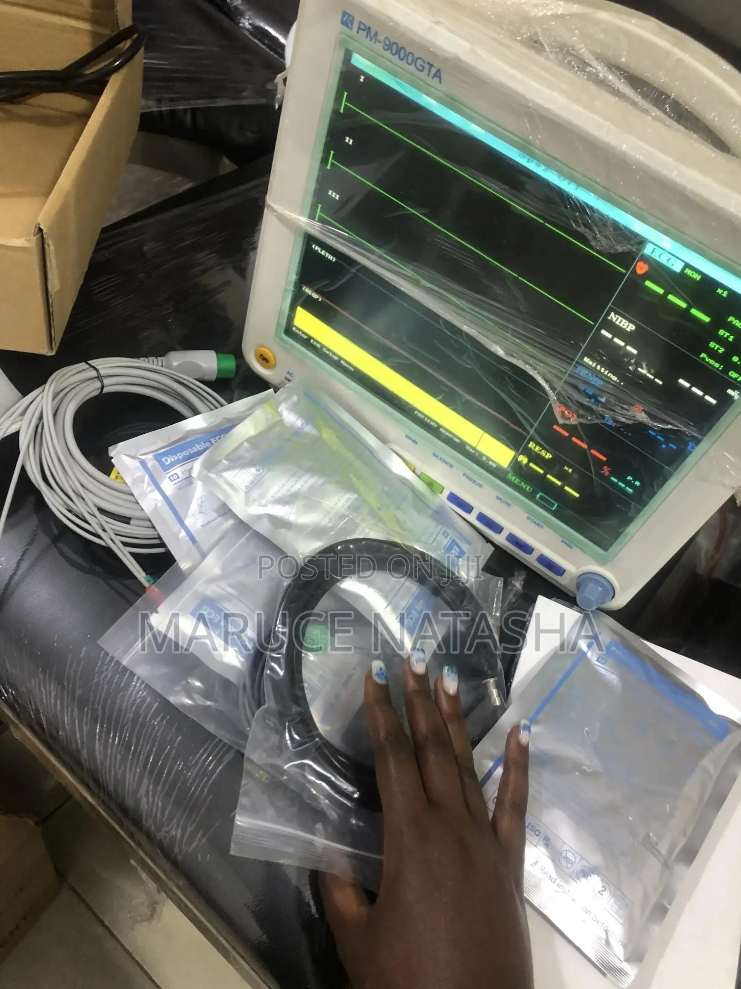 5 Parameters Vital Patient Monitor With an Inbuilt Battery