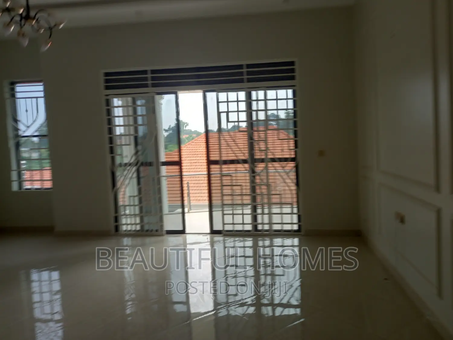 Furnished 6bdrm House in Kira for sale