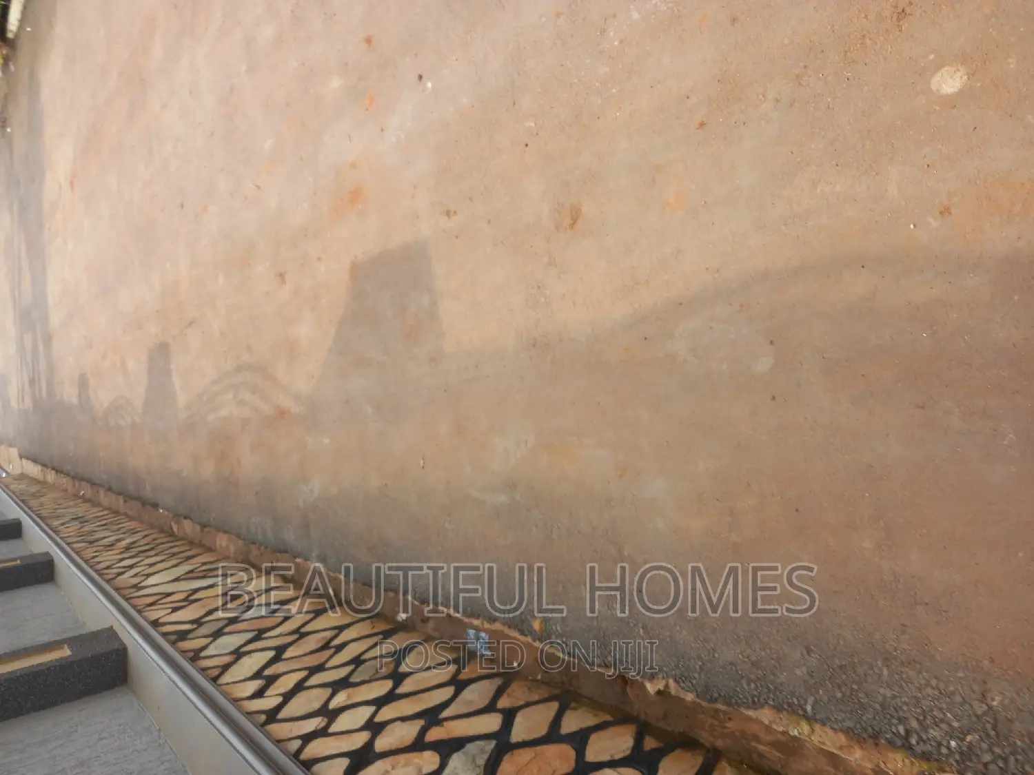 Furnished 6bdrm Duplex in Kira for sale