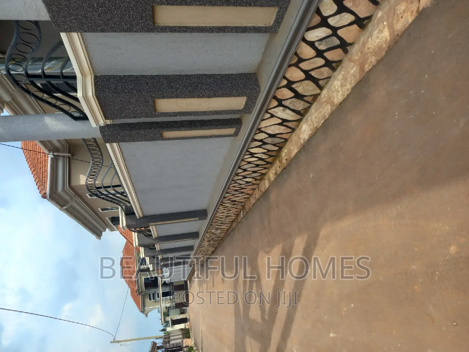 Furnished 6bdrm Mansion in Kira Along Mamerito for sale