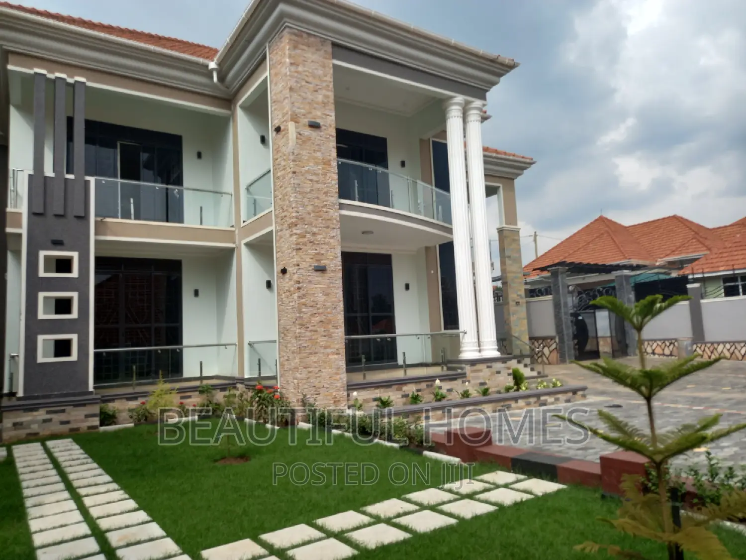 Furnished 6bdrm Mansion in Kira Posh Mamerito for sale