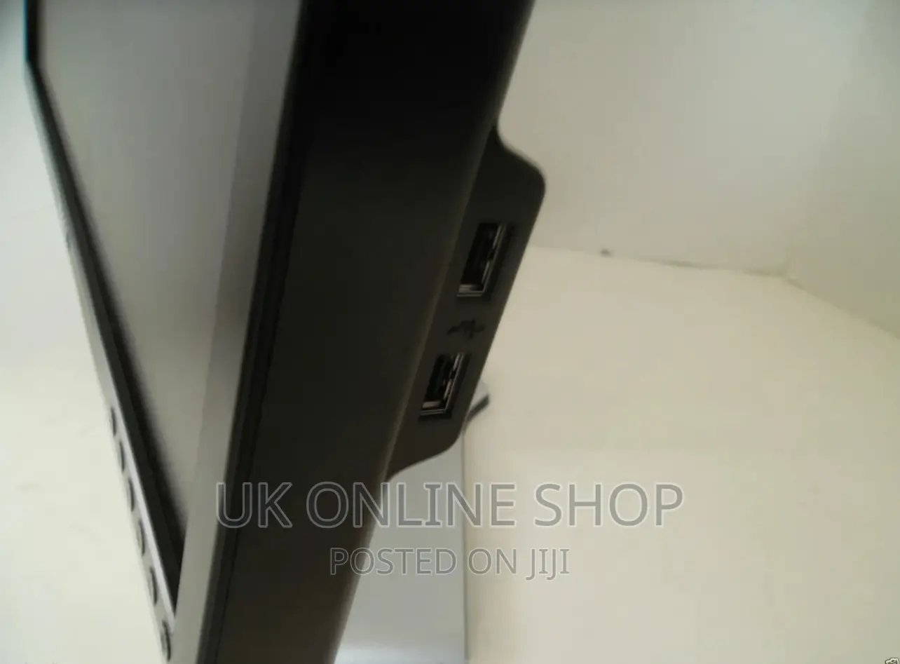 Dell 2007WFP 20" Ultrasharp LCD Monitor W/4-Port USB Hub