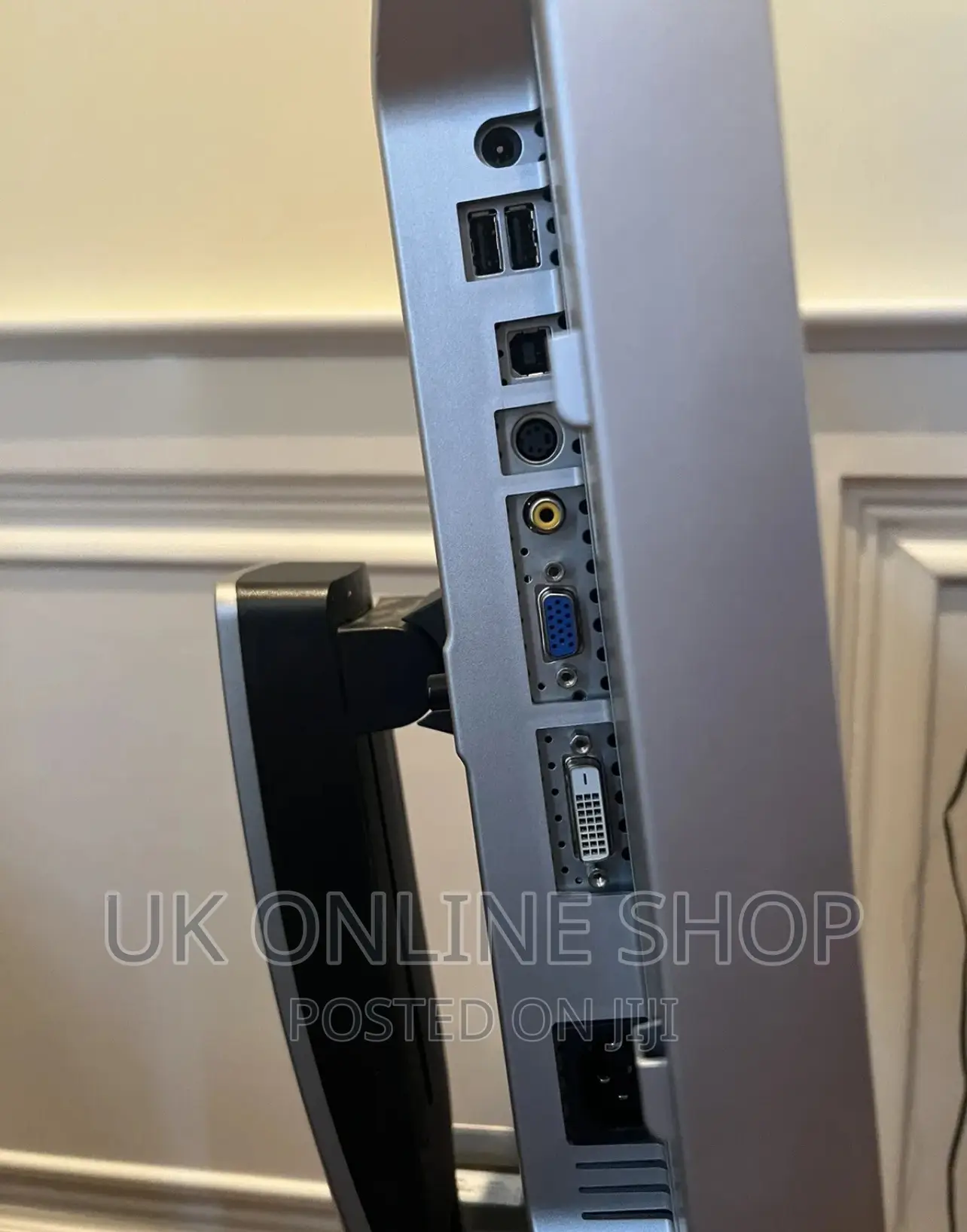 Dell Ultrasharp 2007FPB 20" Gaming Monitor S-Video VGA USB