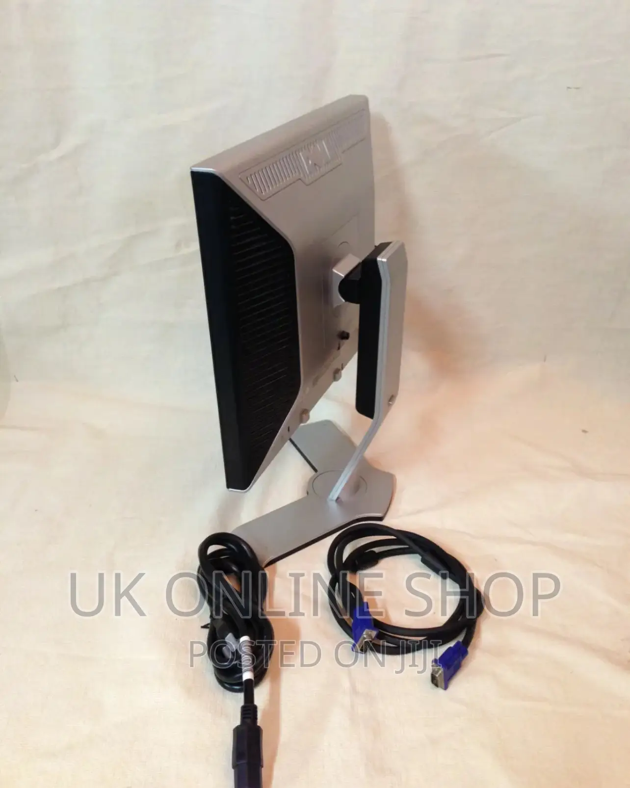 Dell 19" LCD Silver Computer Monitor Ultrasharp 1907fpb