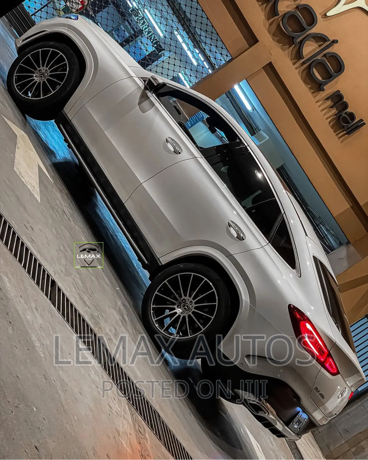 MercedesBenz GLEClass GLE 400d 4MATIC 2021 White in Central Division