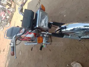 Senke SK125 2017 Red