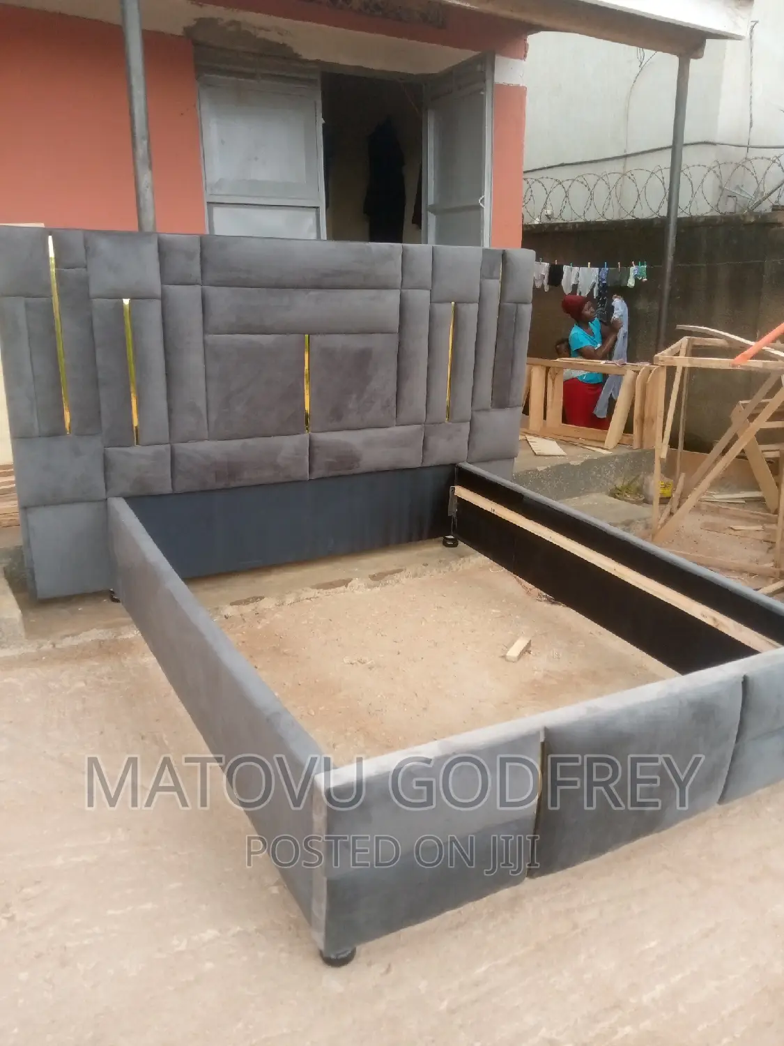 Grey 5*6 Bed