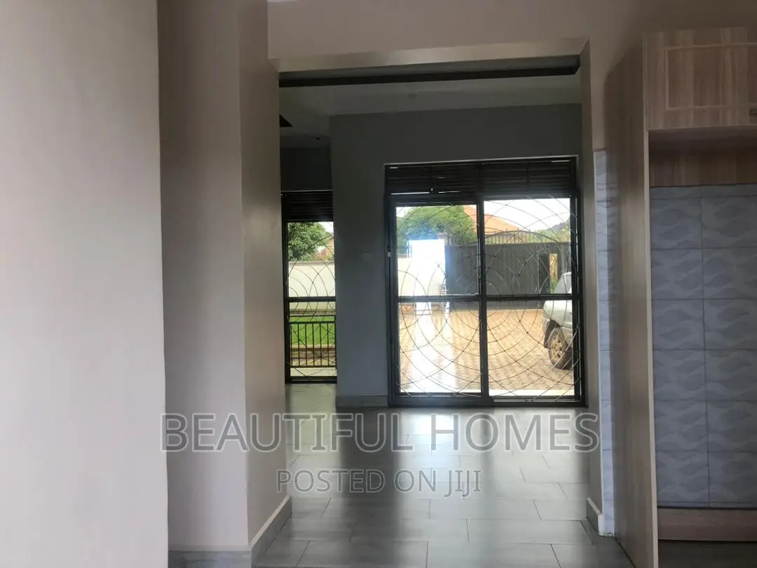 Furnished 4bdrm House in Kira for sale
