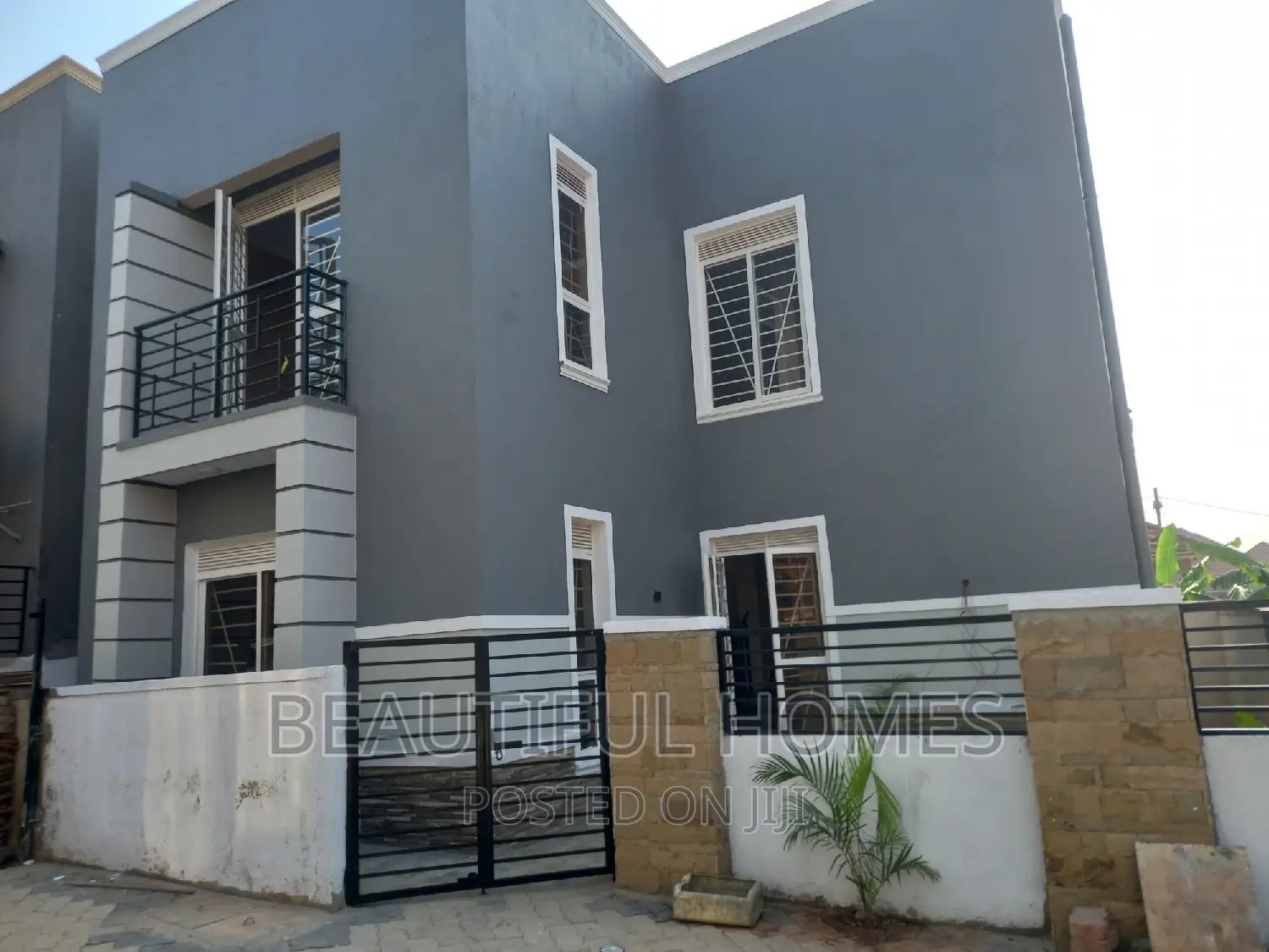 Furnished 4bdrm Maisonette in Kira Tarmacked for sale