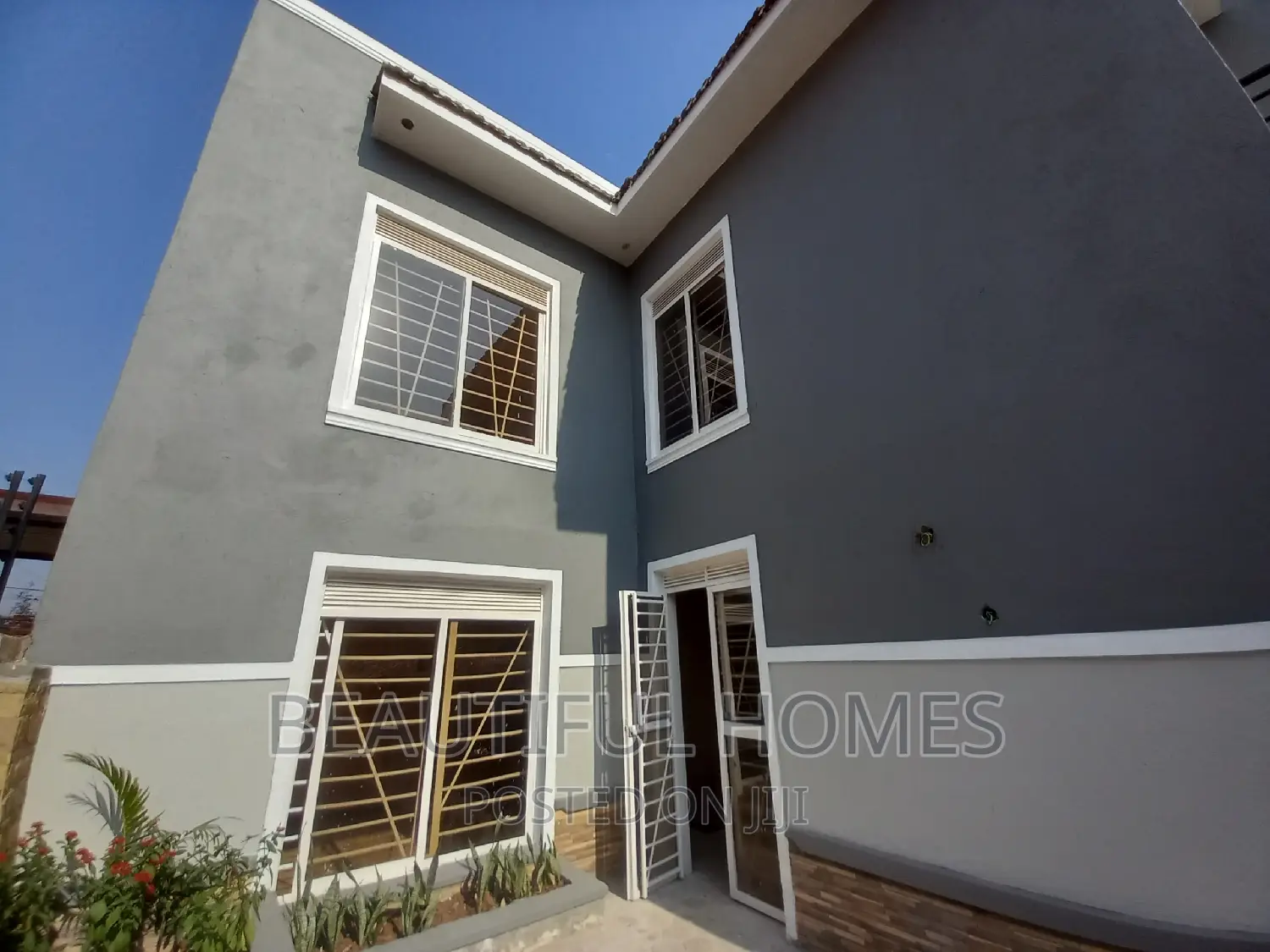 Furnished 4bdrm Maisonette in Kira Tarmacked for sale