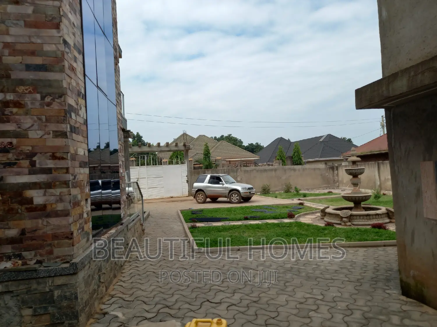Furnished 6bdrm Duplex in Nakwero, Kira for sale